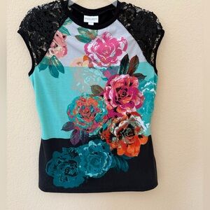 Bisou Bisou Turquoise Floral Tee with Black Lace Shoulders